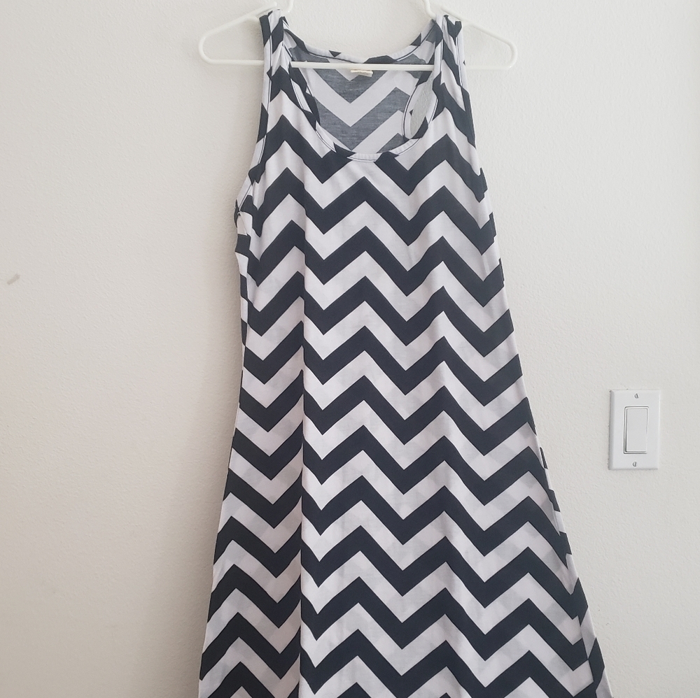 SALE Faded Glory Black White Zig Zag Maxi Dress